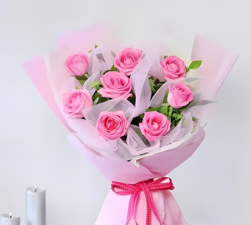  Blueberry cake with elegant pink rose bouquet 