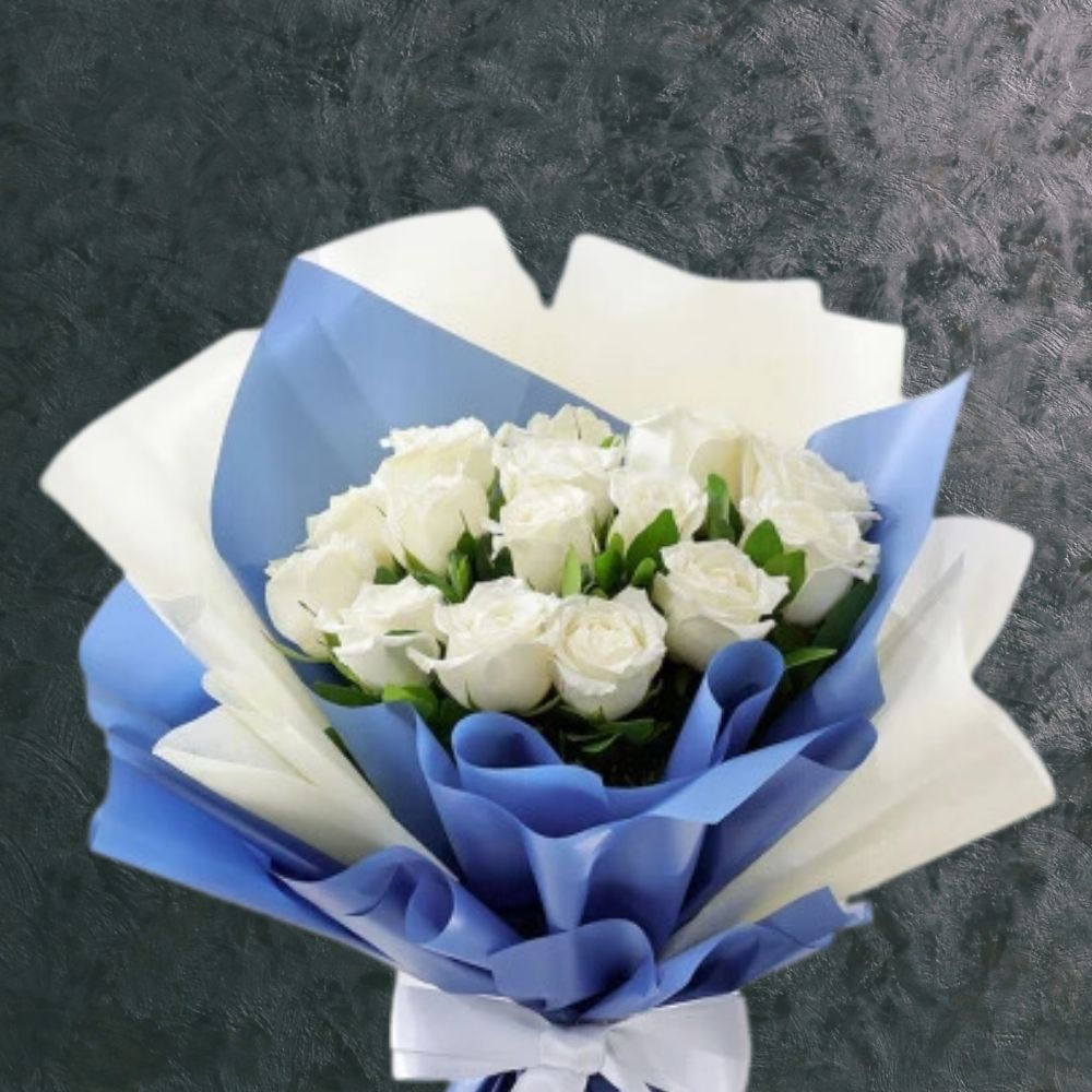 captivating white rose bouquet 